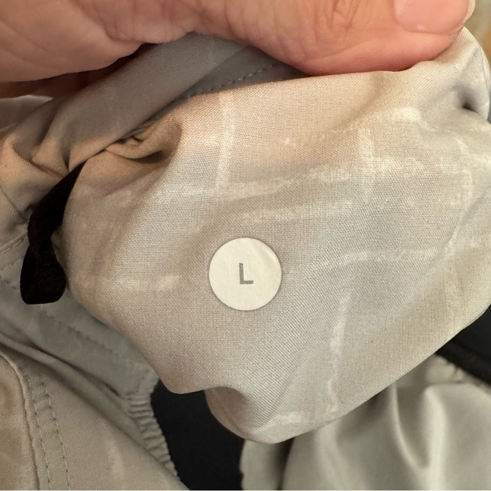 Lululemon Core‎ shorts - Picture 4 of 5